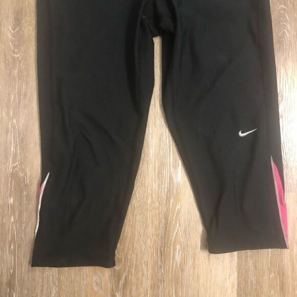 Nike running cropped Capri leggings Dri fit Black women’s M 8/10 - Picture 3 of 9